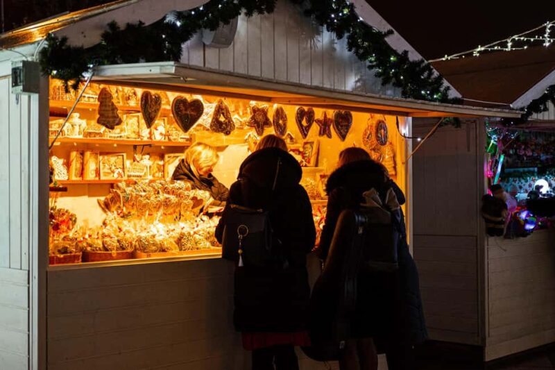 Vilnius: Christmas Lights & Stories walking tour - Flexibility and Booking Options