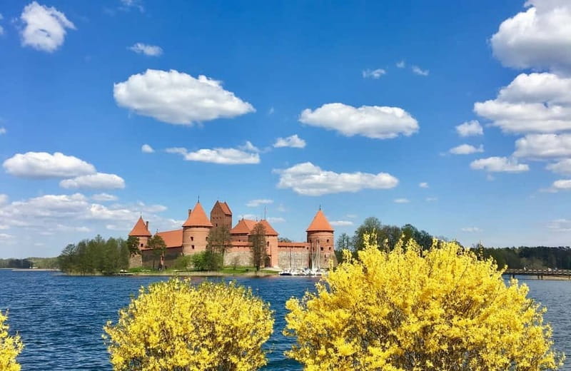 Vilnius: Half-Day Sightseeing Tour to Trakai - Exploring the Iconic Peninsula Castle on Its Own Island