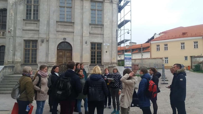 Vilnius: Morning Coffee Tour with Local Guide - Exploring Vilnius’s Major Landmarks with a Local Guide