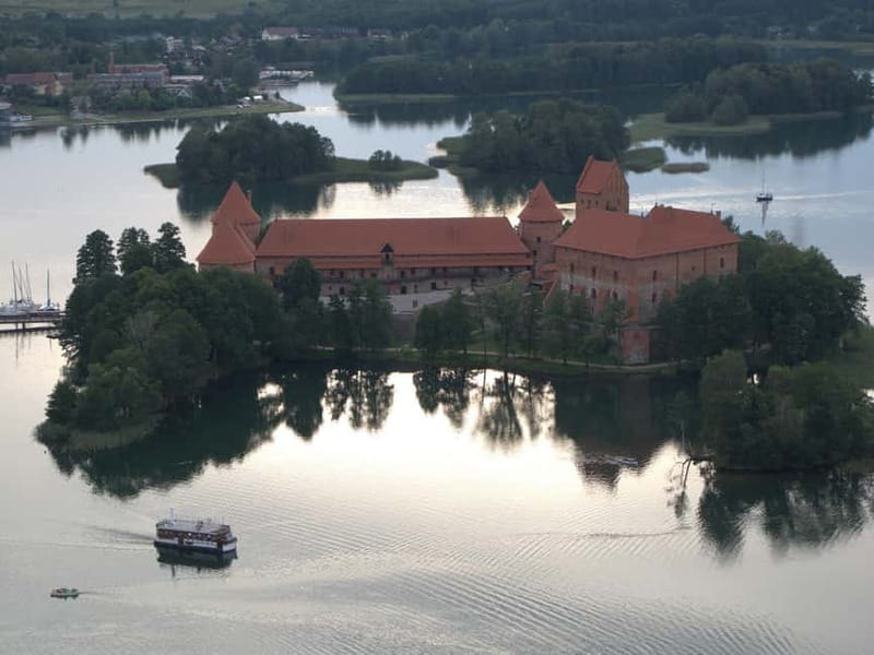 Vilnius: Trakai Tour with Audio Guide and Minibus Transfers - The Significance of the Karaites and Local Heritage