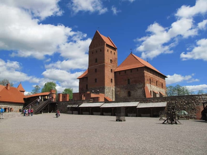 Vilnius: Trakai Tour with Audio Guide and Minibus Transfers - The Overall Experience: Short, Informative, and Convenient
