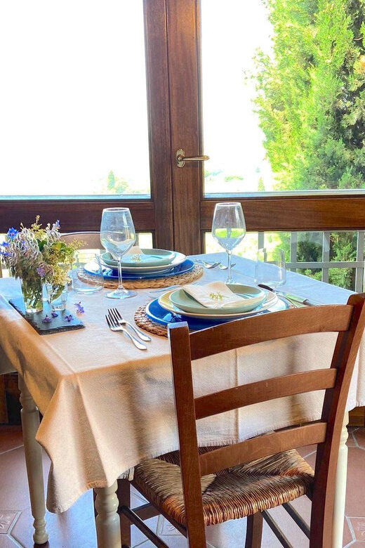 Vinci: Wine Tasting & Local Tuscan Food Dinner - Accessibility and Booking Details