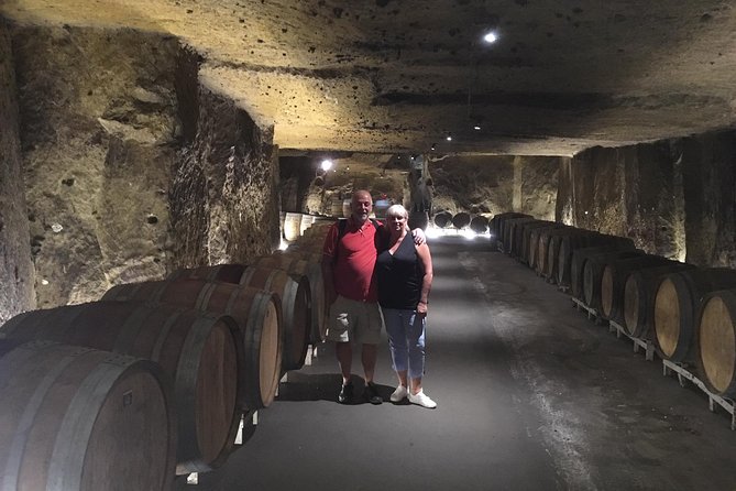 Vineyard cycle tours in and around Chinon, in the Loire Valley - Guide Expertise and Tour Atmosphere