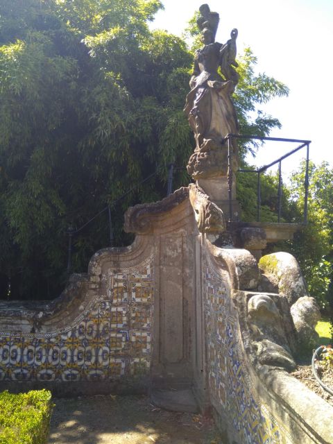 Vinho Verde 2 Wineries + Guimarães - from Porto - The Experience of a Knowledgeable Guide