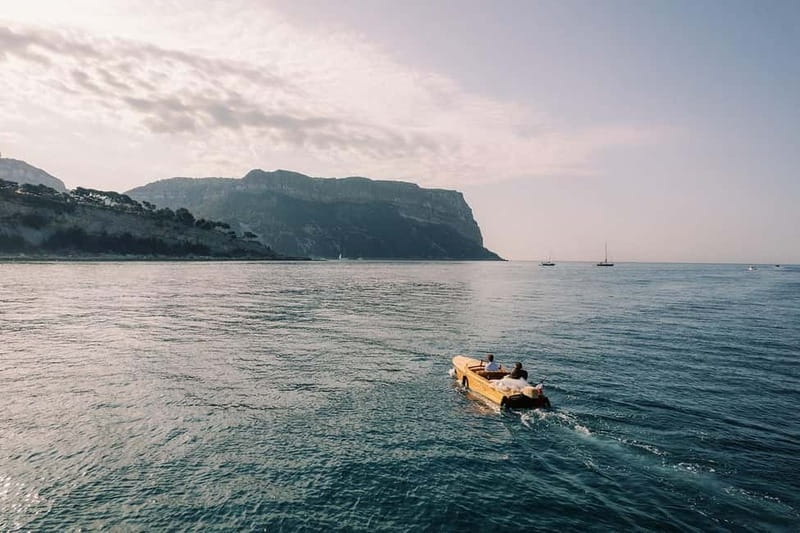 Vintage boat tour of Marseille Old Port for couples (1h) - Who Will Appreciate This Tour Most?