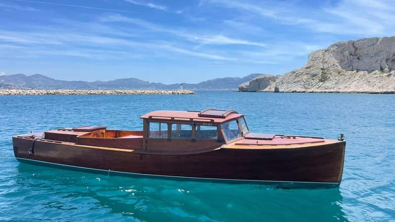 Vintage boat tour of Marseille - small groups (5h) - Exploring the Frioul Archipelago and Its Natural Beauty