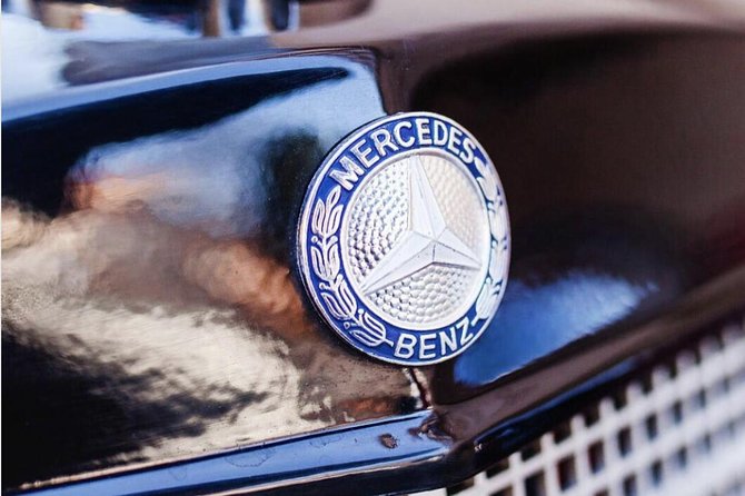 Vintage Cars Prague - Sightseeing Tour 90min / 1-6 pers. - Experience the Czech National Philharmonic at Rudolfinum