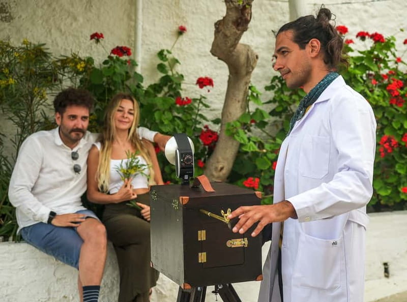 Vintage photoshooting with a box camera - The Craftsmanship Behind Each Photo