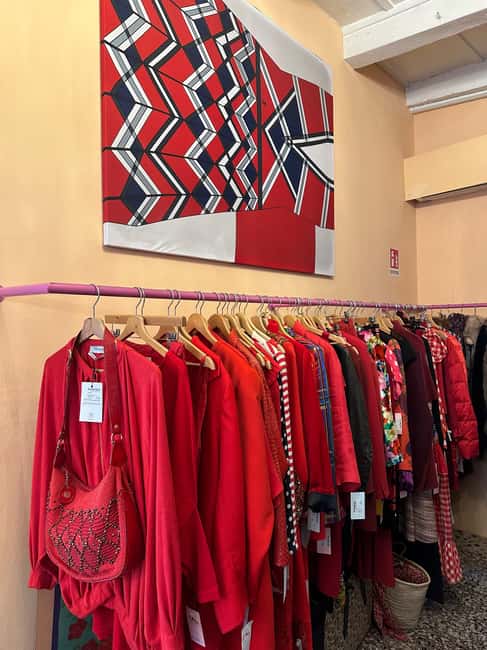 Vintage Shopping Tour with Breakfast - Key Points