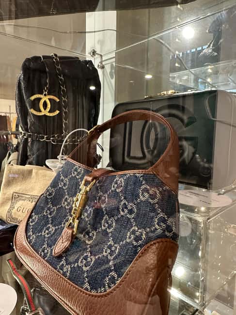 Vintage Shopping Tour with Breakfast - The Experience of Finding Unique Fashion Pieces