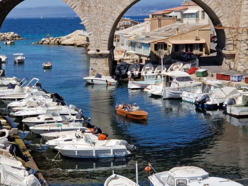 Vintage sunset boat tour of Marseille for couples (2h) - The Majesty of Corniche Kennedy from the Sea