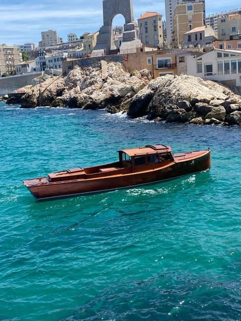 Vintage sunset boat tour of Marseille - small groups (2h) - Discover Marseille’s Old Port and Corniche Kennedy