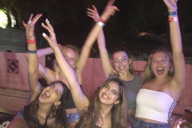 VIP Nightclub Tour in Playa del Carmen - The Role of the Guide and Group Atmosphere