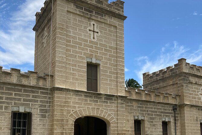 VIP Private Limousine Tour: Scenic Oahu Island Sites - North Shore Macadamia Nut Farm Experience