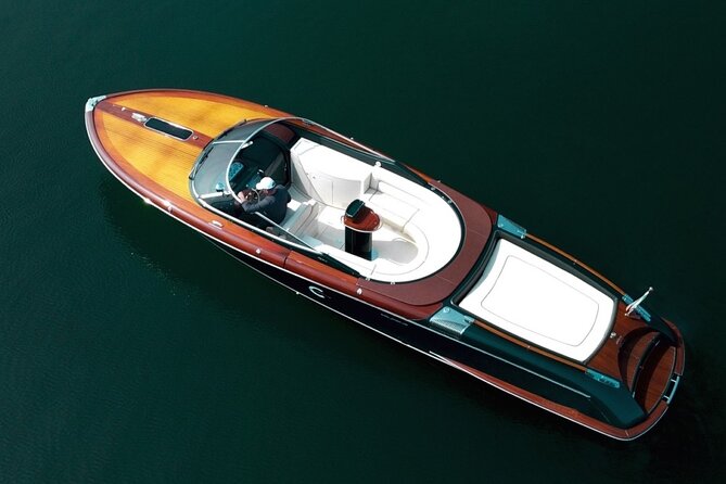 VIP Private Luxury Boat Tour - Riva Aquariva Yacht Venice - The Riva Aquariva Yacht: A Stunning Floating Villa