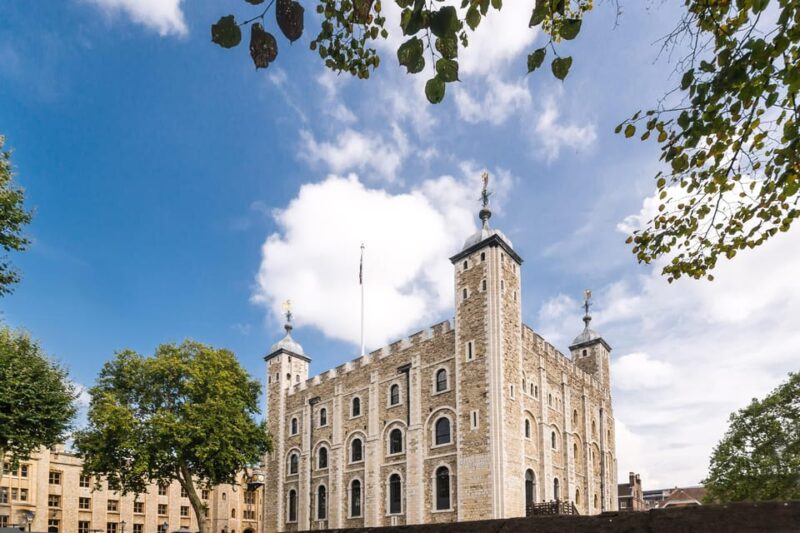 VIP Tower of London Beefeater Meet & Greet and Royal London - A Well-Paced, Knowledgeable Guided Tour