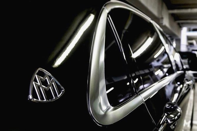 VIP Transfer from Schiphol Airport to Amsterdam City or Back to the Airport - Flexibility with Waiting Time and Cancellations