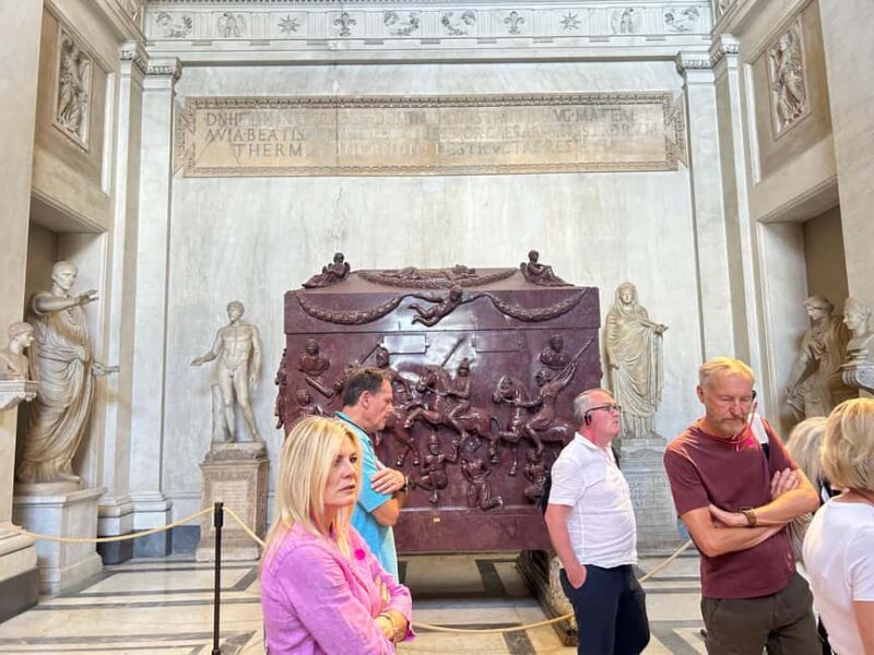 VIP Vatican Tour Sistine Chapel, St.Peters & Skip-the-Line - Practical Details: Meeting, Dress Code, and Accessibility