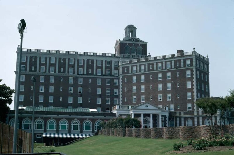 Virginia Beach Boardwalk Historian-Guided Tour - Key Points