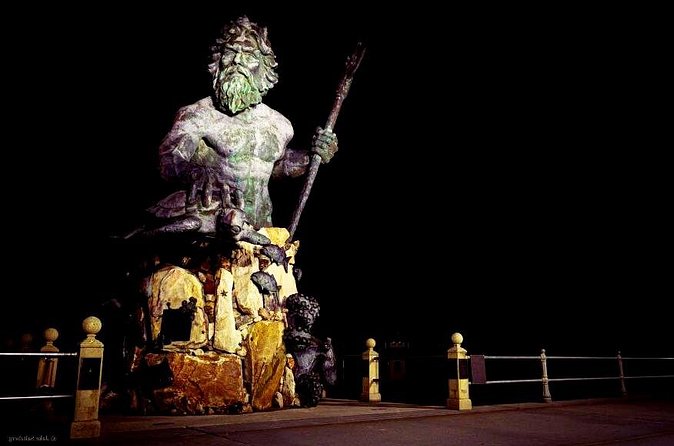 Virginia Beach True Crime Tour - Accessibility and Group Size