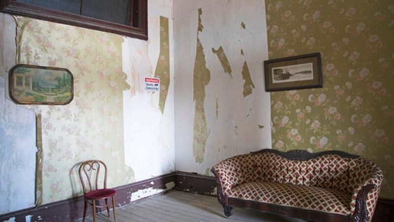 Virginia City: Washoe Club Museum Haunted Tour - The Guide’s Role and Experience