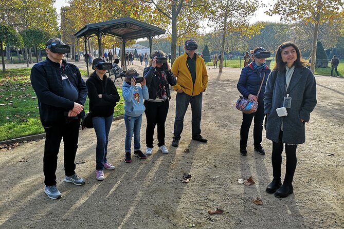 Virtual Reality Guided Tour at the Eiffel Tower - Logistics: Meeting Point and Duration