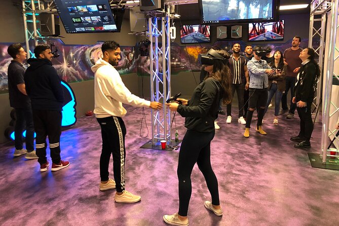 Virtual Reality (VR) Experience in Los Angeles - Who Will Most Enjoy This VR Tour in Los Angeles