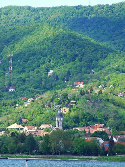 Visegrád Hike & Castle Tour with Ferry from Budapest - Exploring Visegrád Castle and Its Views