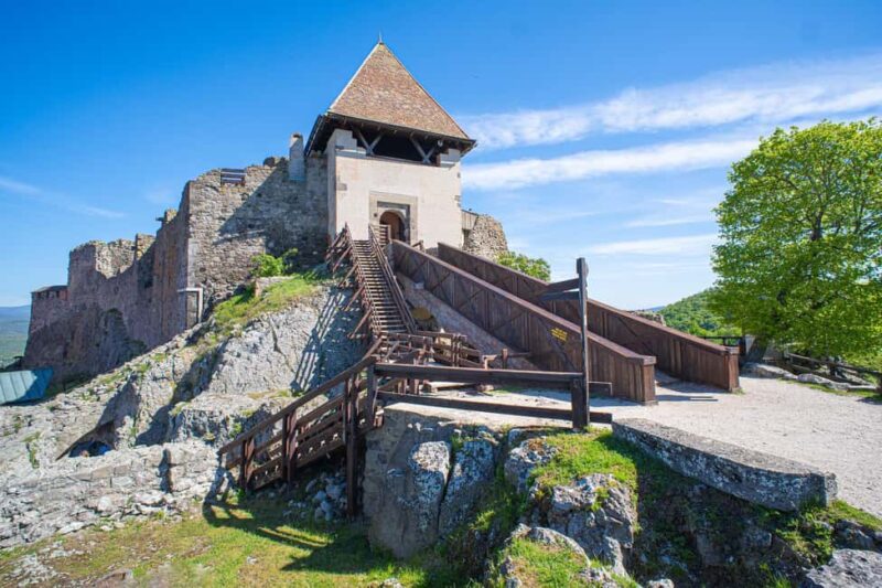 Visegrád Hike & Castle Tour with Ferry from Budapest - Experience Quality and Group Size