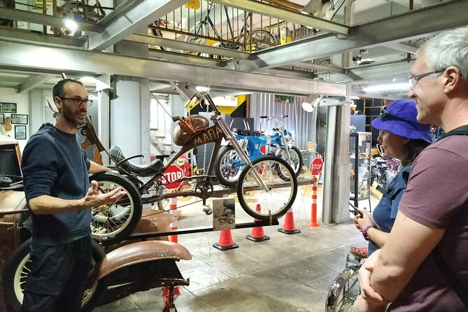 Visit Art Gallery on Wheels in Teror - The Art on Wheels Gallery in Teror: A Unique Artistic Space