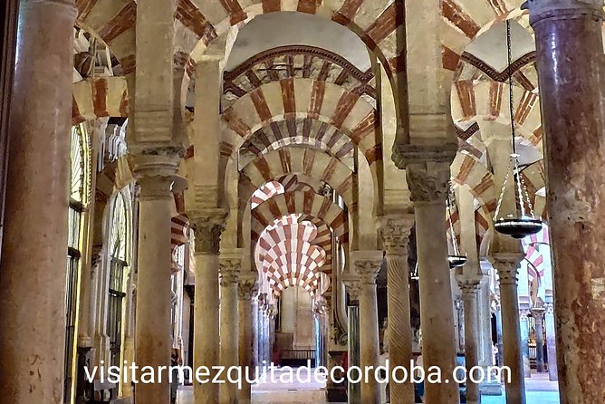 Visit Cathedral Mosque with official guide. Small groups - The Experience of a Small Group Tour