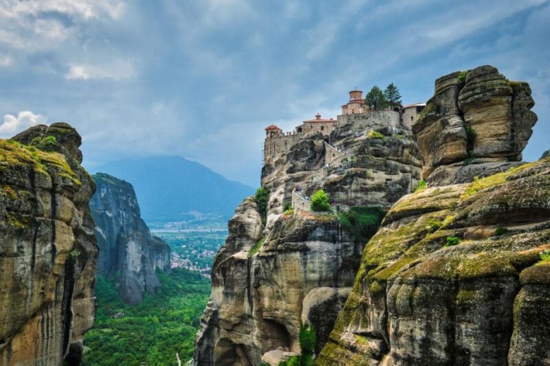 Visit Delphi & Meteora Monasteries Full Day Private Trip - Explore the Wonders of Central Greece on a Private Day Trip