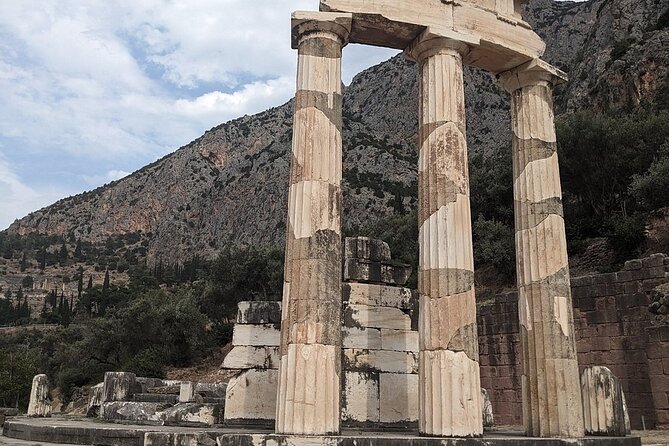 Visit Delphi & Meteora Monasteries Luxury Private Tour FromAthens - Exploring Delphi’s Rich History and Mythology