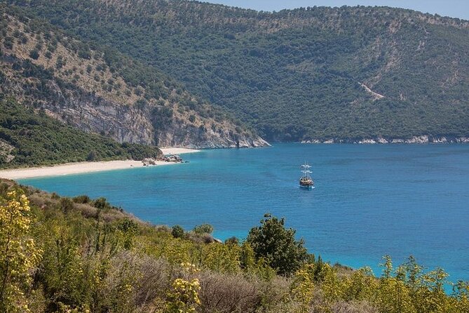Visit Kroreza Beach by Boat - The Natural Charm and Landscape of Kroreza Beach