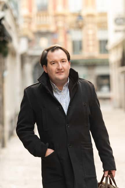 Visit Lille and enjoy an unforgettable photo experience (guided tour) - Who Will Enjoy This Tour Most