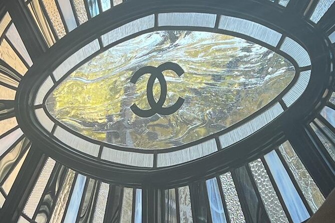 Visit Mademoiselle Château and Wine Tasting on Hillsides of Nice - Atmosphere and Guide Excellence