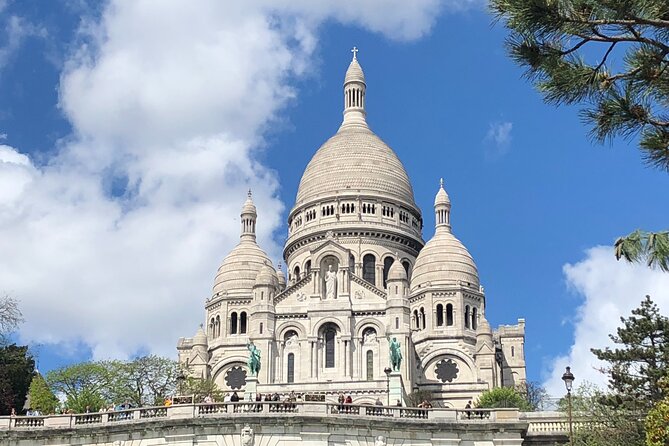 Visit of Montmartre with a treasure hunt - Practical Logistics and Accessibility