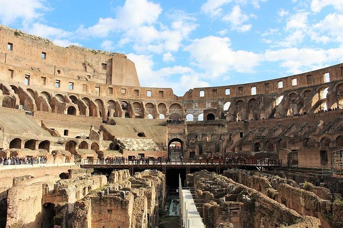 Visit of the Colosseum, Forum, Palatine Hill and Virtual Reality (VR) - Visiting the Roman Forum and Palatine Hill