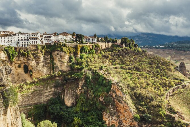 Visit Ronda and Setenil de las Bodegas in one day from Malaga - Key Points