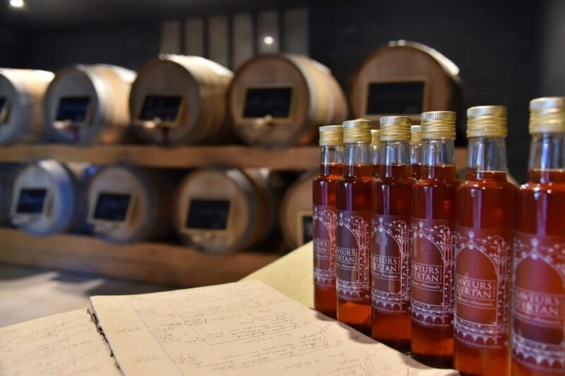 Visit the artisanal vinegar factory of Château Coupelle d'Ertan - Exploring the Vinegar Production Process