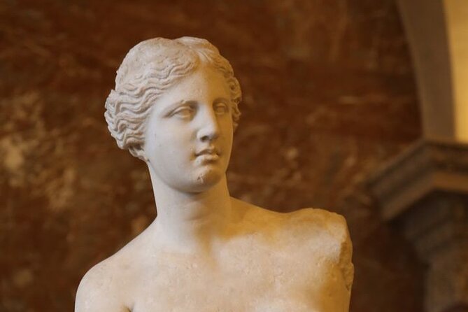 Visit the Louvre with a guide in english - Exploring the Medieval Walls and the 13th Century