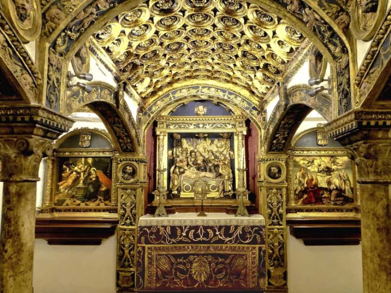 Visit the monuments of Osuna - Walking Along Calle San Pedro for 20 Minutes