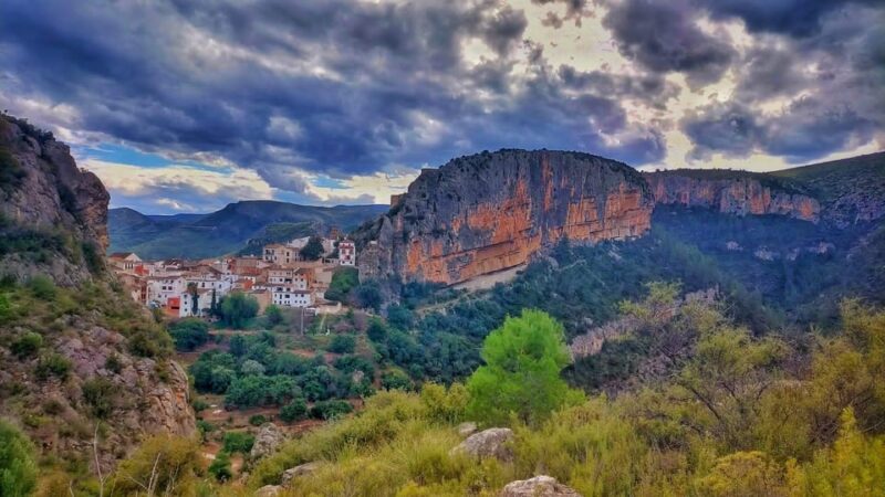 Visit the most beautiful village in Valencia: Chulilla - The Charm of Chulilla: Village, Castle, and Waterfalls