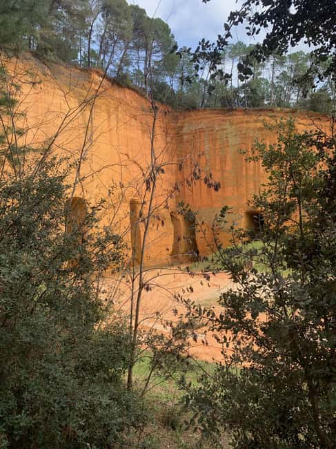 Visit the most beautiful villages of the Luberon in Provence by minibus! - Meet and Pickup Details