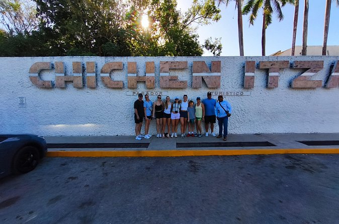 Visit to ChichEN itza in private without queues at the best price - Tasting Authentic Yucatecan Cuisine at Paladar de Cura