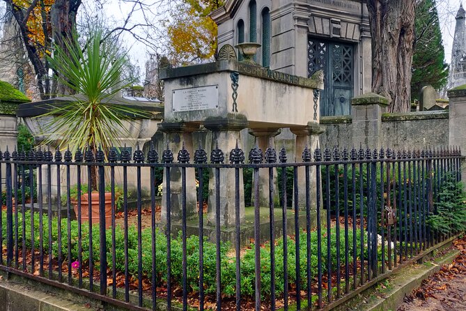 Visit to Père Lachaise Cemetery: a self-guided tour - Insights from Tour Reviews