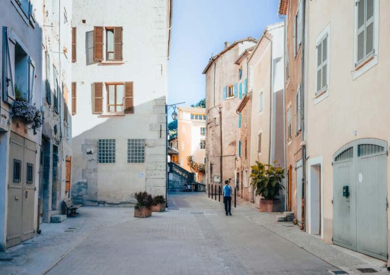 Visit to the Château d'Angers and wine tasting - The Tour Experience: A Practical Overview