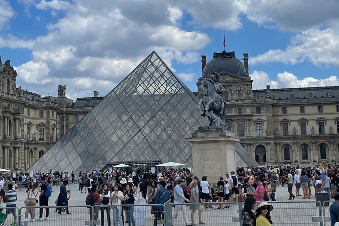Visit to the Louvre Paris museum - Key Points