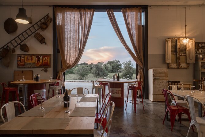 Visit to the olive grove, oil tasting and lunch at the farm - Authentic Olive Oil Tour and Tasting at Terra Surti in Sicily