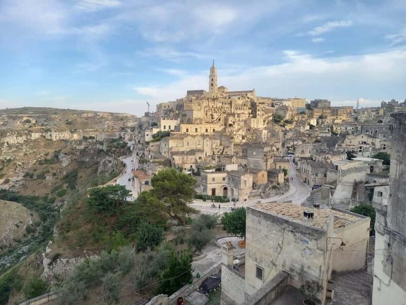 Visita ai Sassi di Matera in Italiano. CASA E CHIESA INCLUSE - Key Points